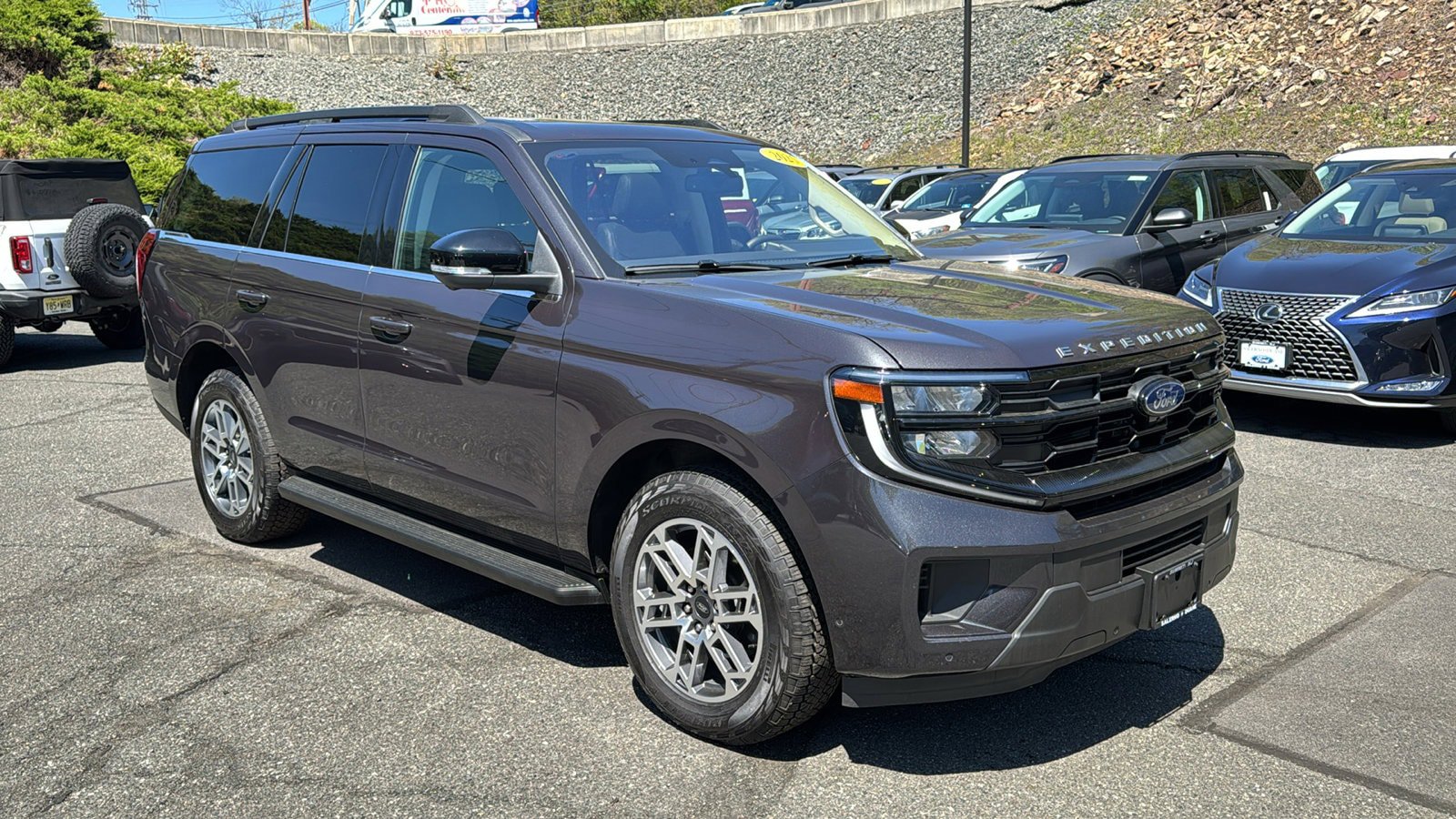 Used 2025 Ford Expedition Active AWD/4WD image 10