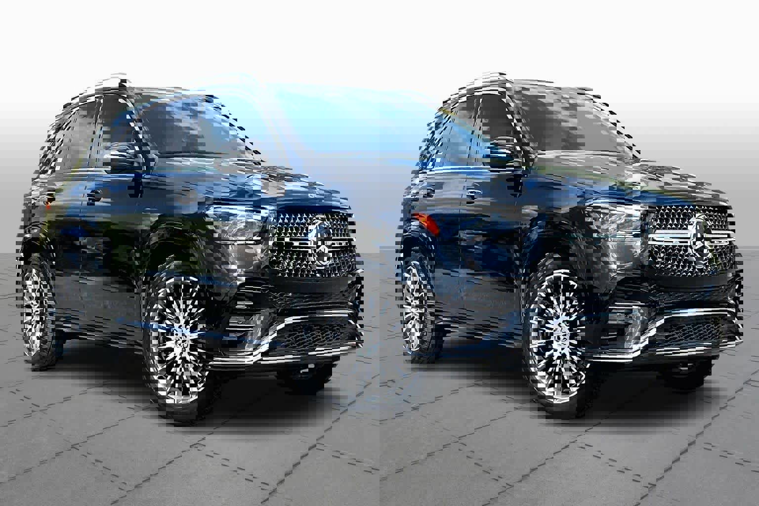 Used 2024 Mercedes-Benz GLE 450e 4MATIC image 2