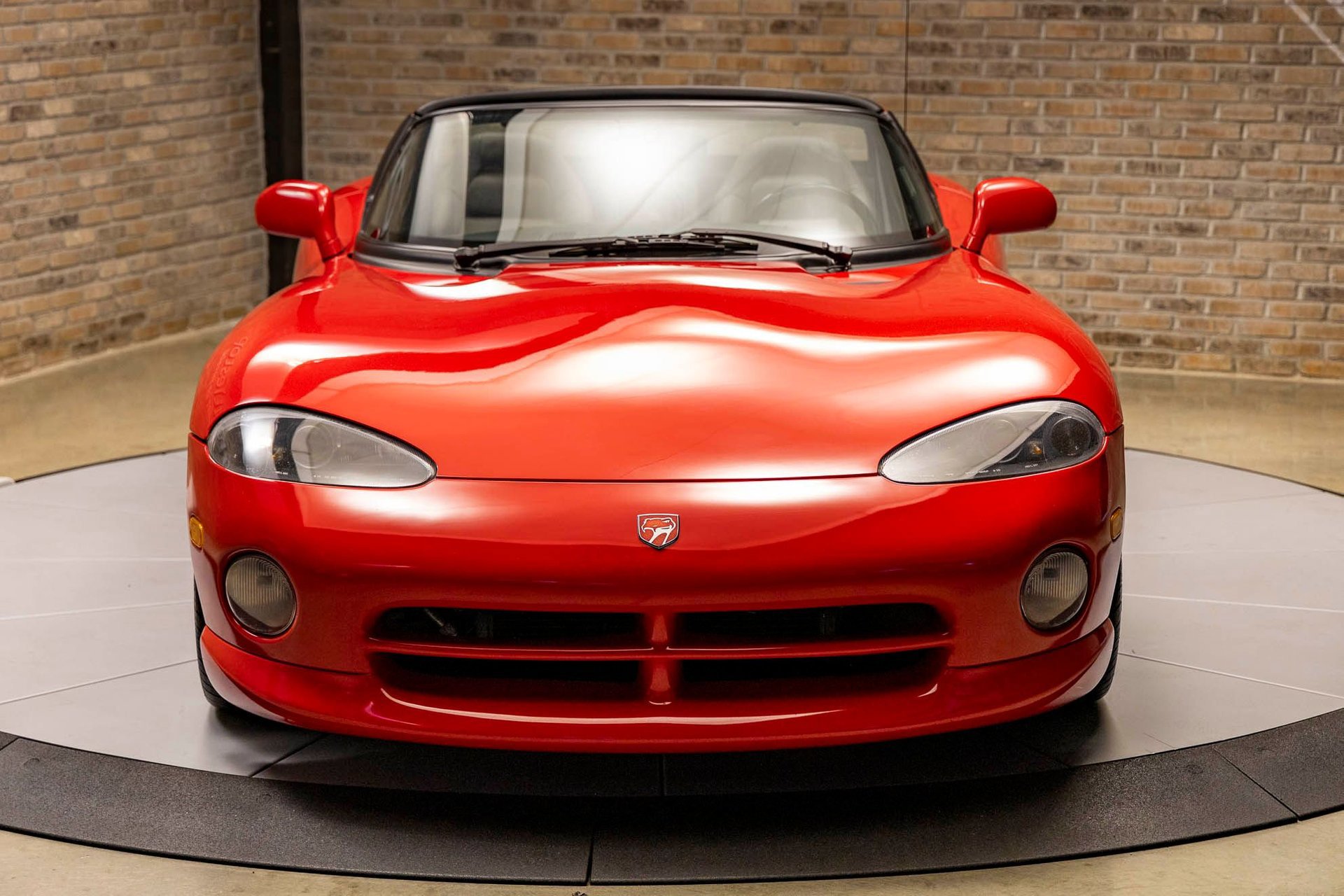 Used 1992 Dodge Viper RT/10 image 2