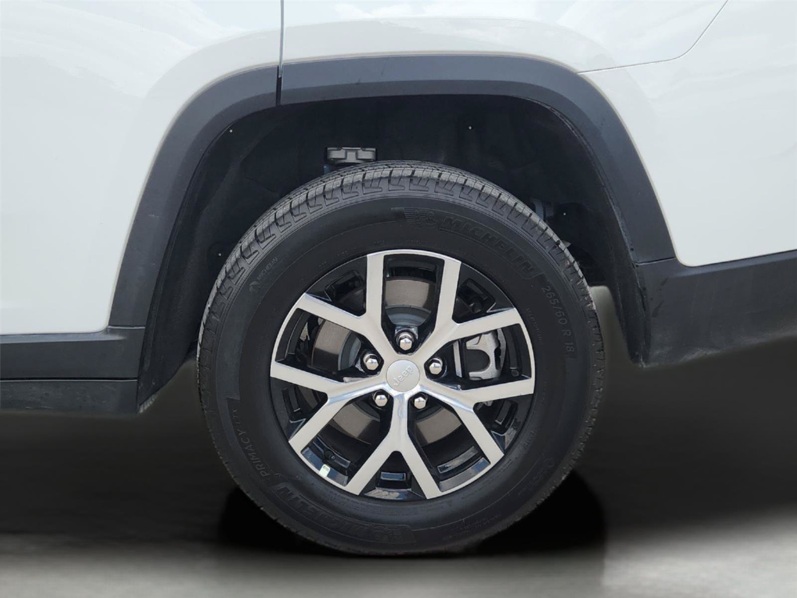 Used 2025 Jeep Grand Cherokee L Limited AWD/4WD image 33