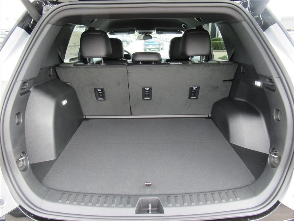 New 2026 GMC Terrain AT4 w/ Convenience Package III image 29