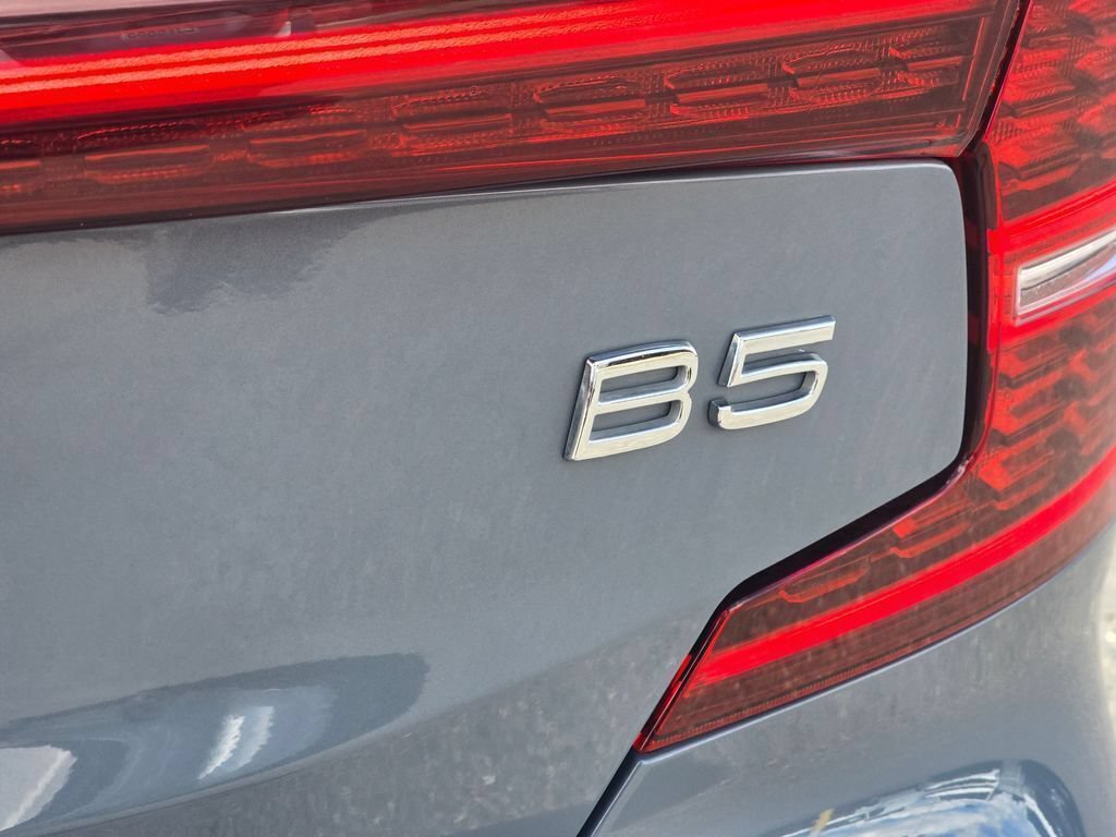 Used 2022 Volvo S60 B5 Momentum w/ Advanced Package FWD image 13