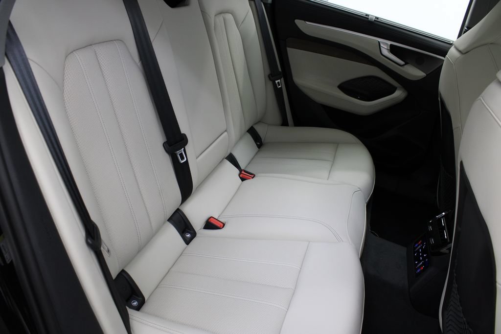 New 2026 Audi A6 Premium Plus AWD/4WD image 20