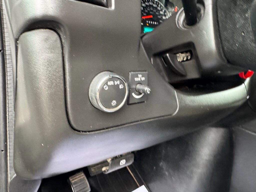 Used 2015 GMC Savana 2500 RWD image 16