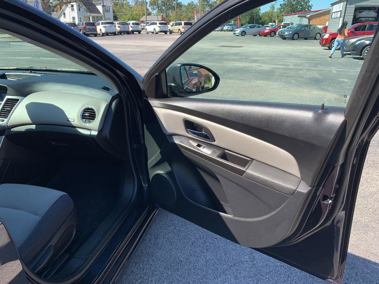 Used 2014 Chevrolet Cruze LS FWD image 26