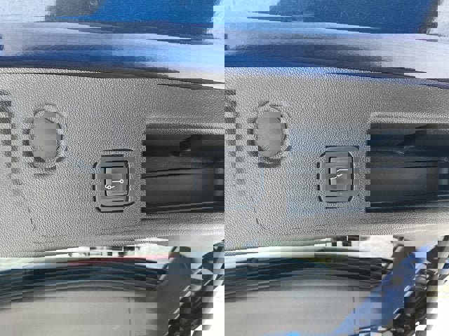 Used 2022 Chevrolet Equinox LT image 32