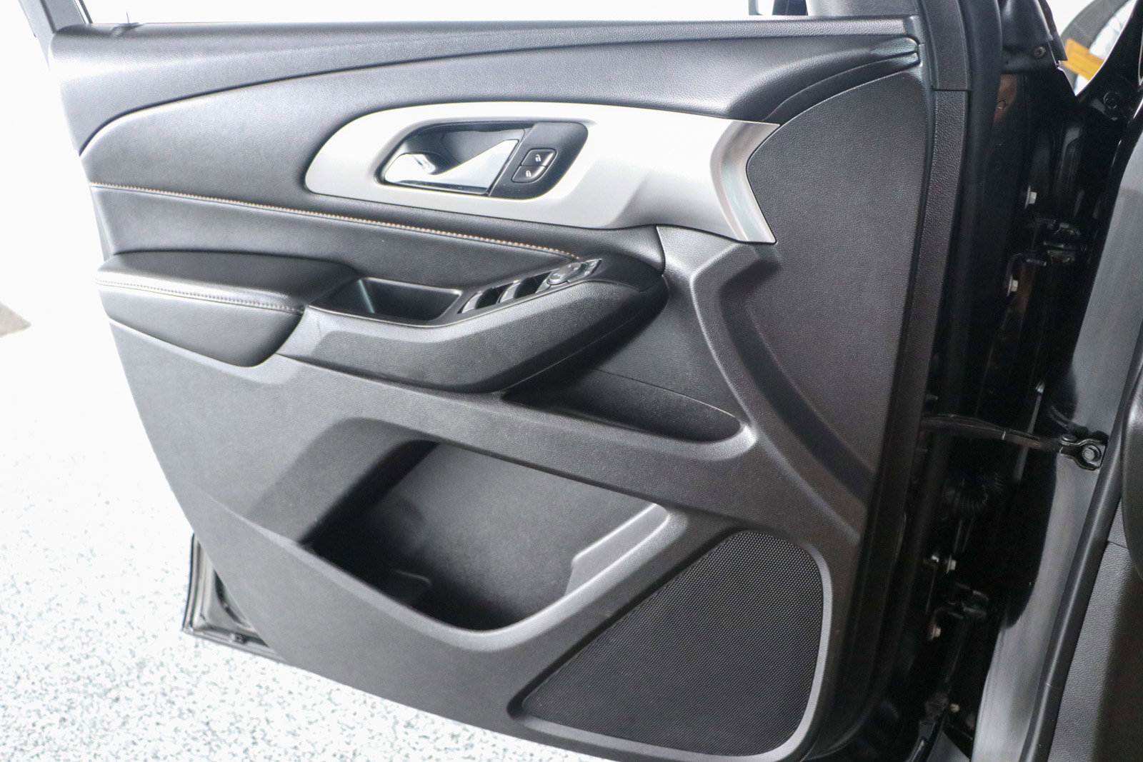 Used 2018 Chevrolet Traverse LS image 21