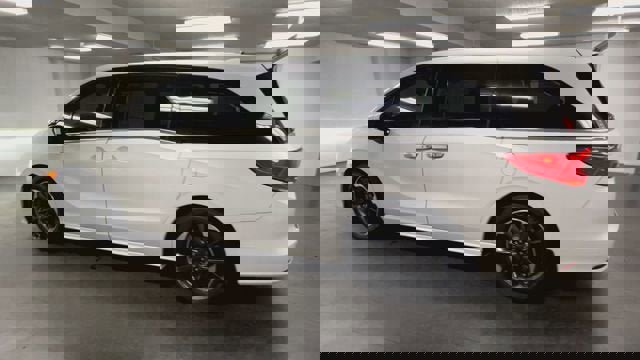 Used 2023 Honda Odyssey Elite image 6