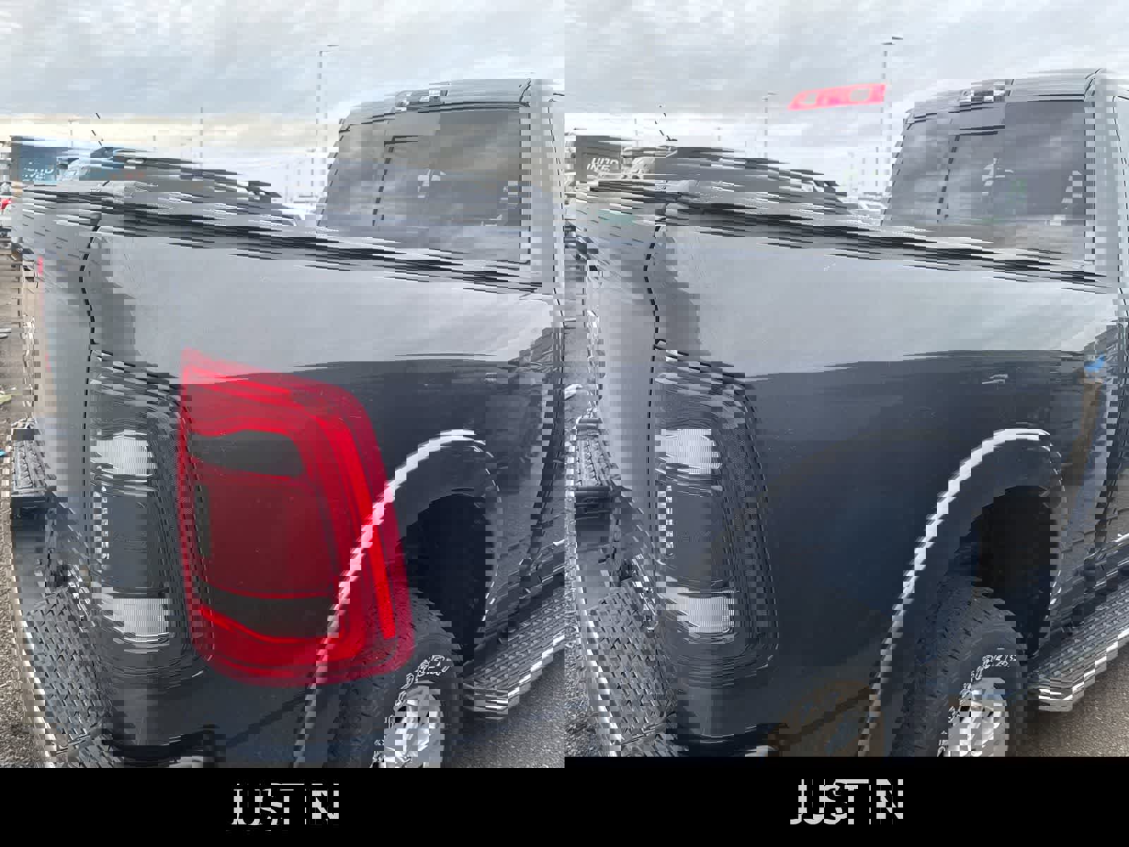 Used 2022 RAM 2500 Laramie w/ Chrome Appearance Group image 11