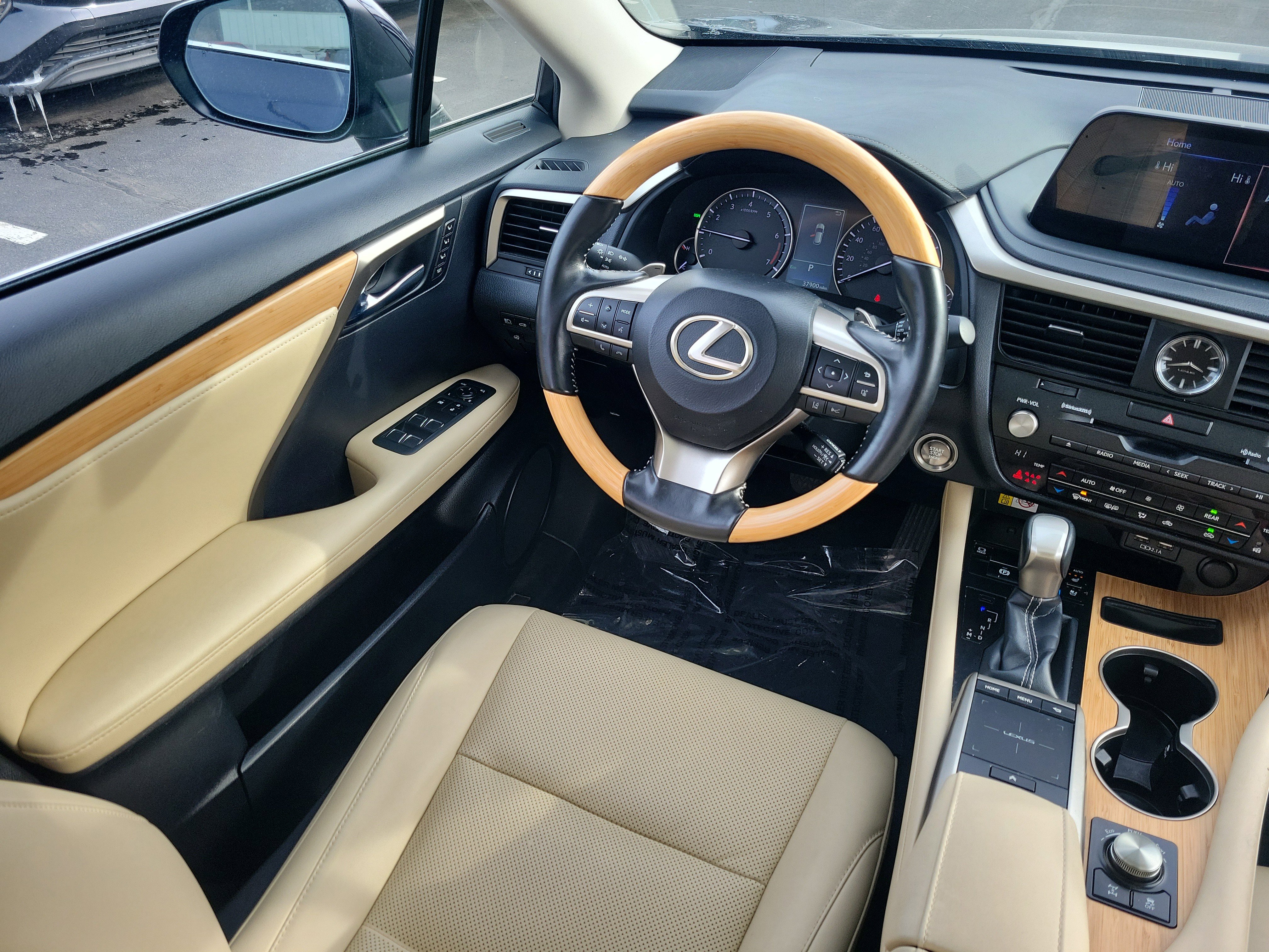 Used 2021 Lexus RX 350L 350L w/ Premium Package image 18