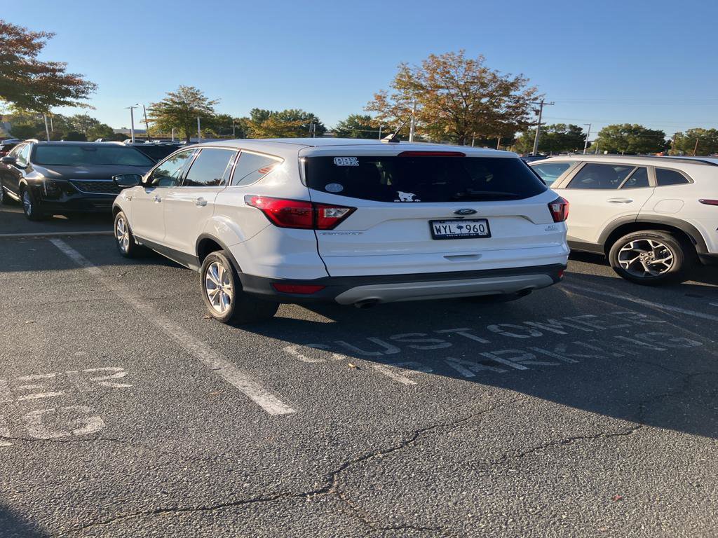 Used 2019 Ford Escape SE image 9