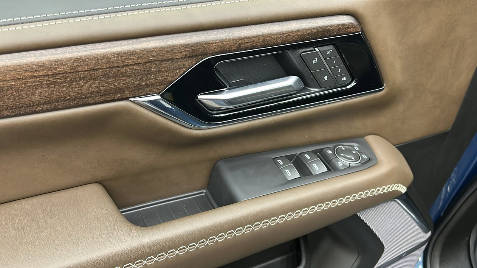 Used 2025 GMC Yukon XL Denali Ultimate image 30