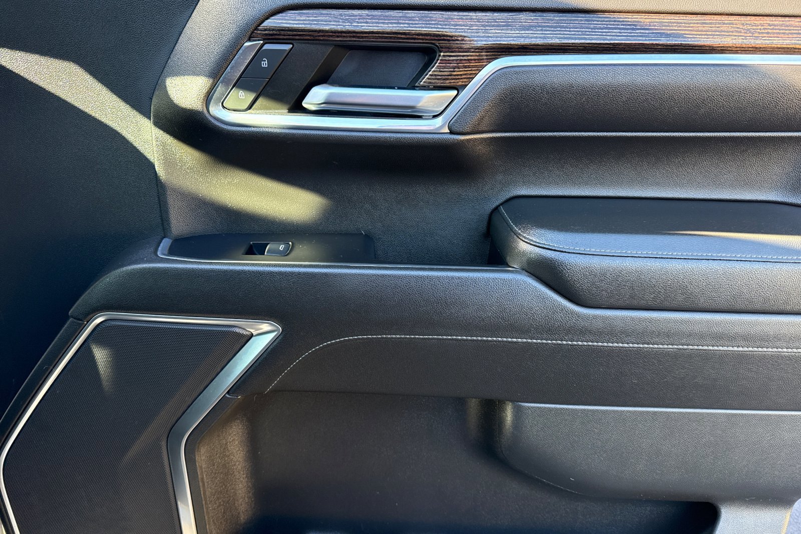 Used 2022 GMC Sierra 1500 SLE image 21