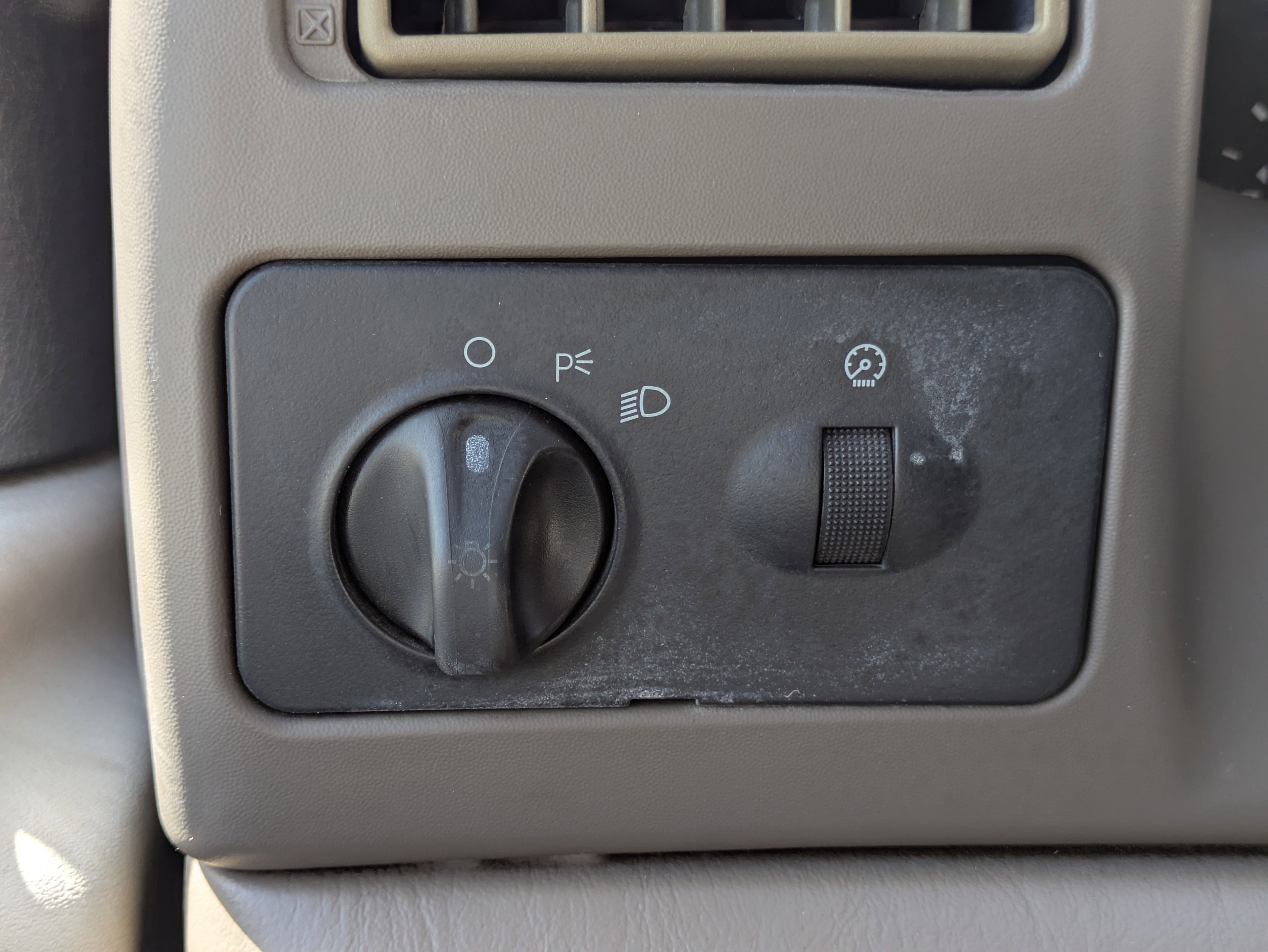 Used 2004 Ford F350 4x4 Crew Cab DRW Super Duty image 22