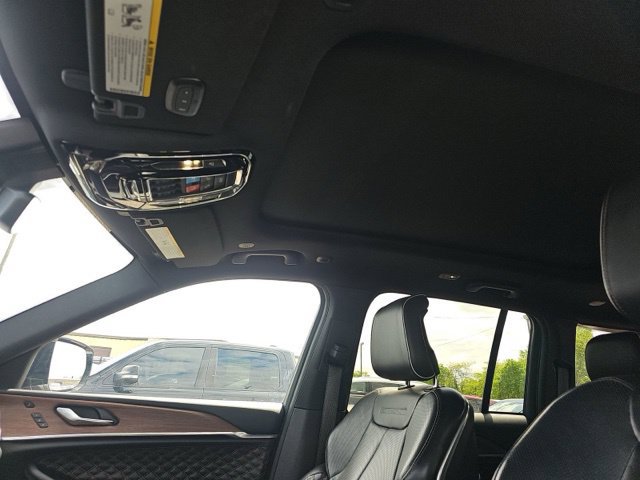 Used 2022 Jeep Grand Cherokee Summit AWD/4WD image 16