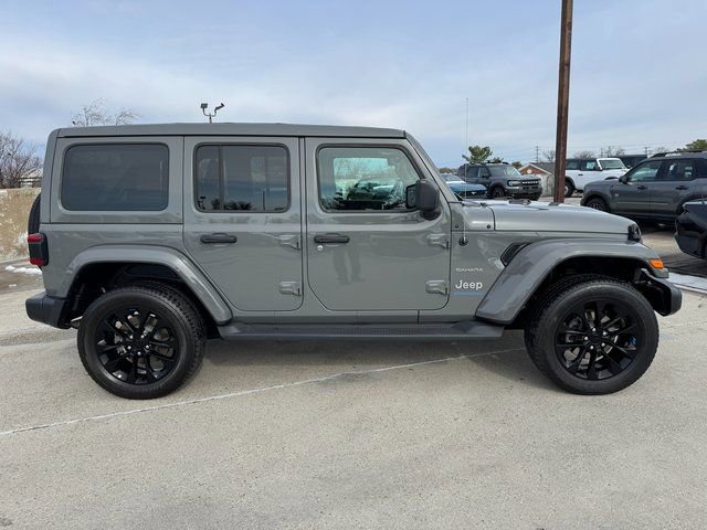 Used 2023 Jeep Wrangler Unlimited Sahara w/ Cold Weather Group image 7