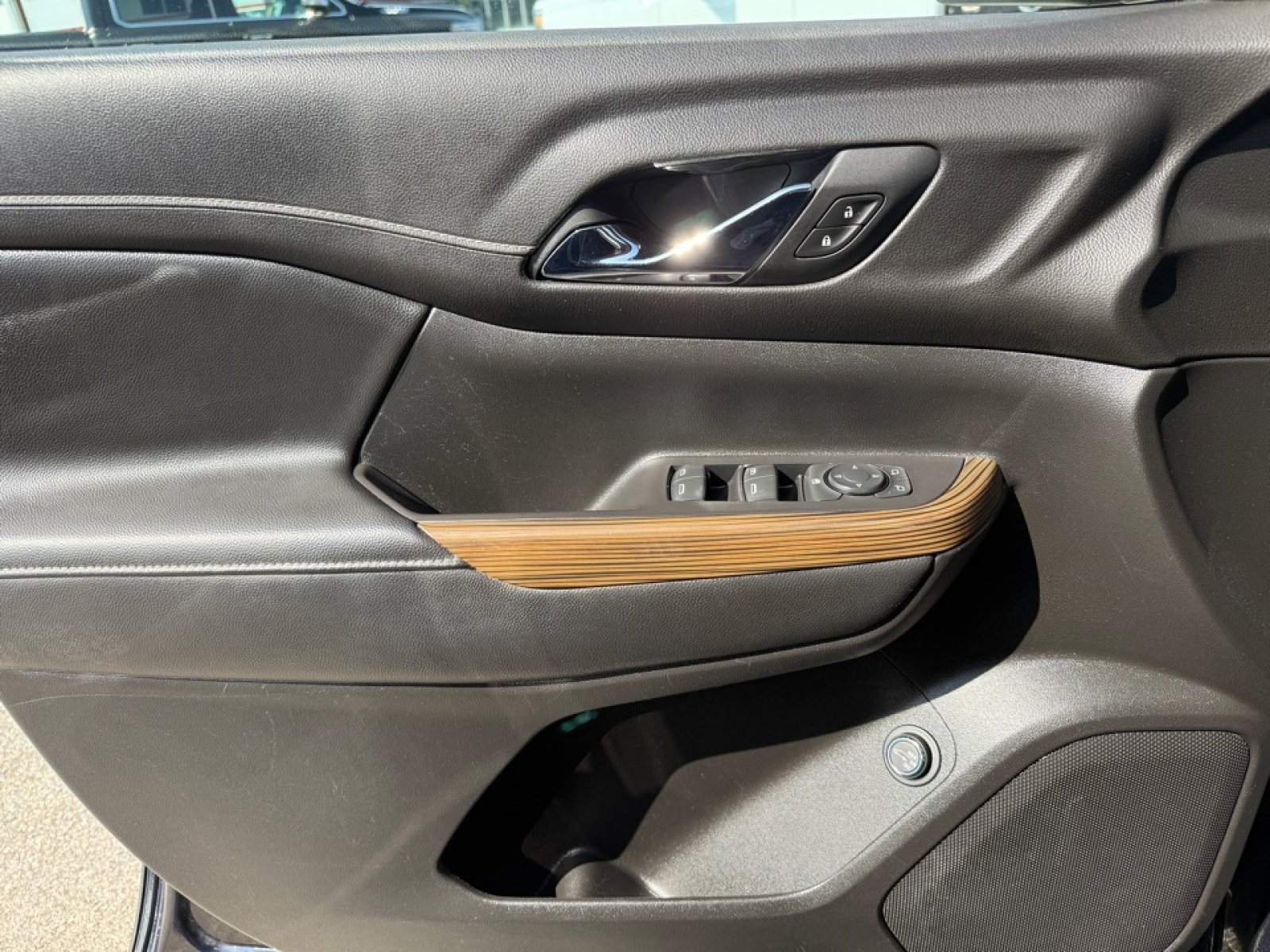 Used 2021 GMC Acadia SLE w/ GMC Pro Grade Package image 38