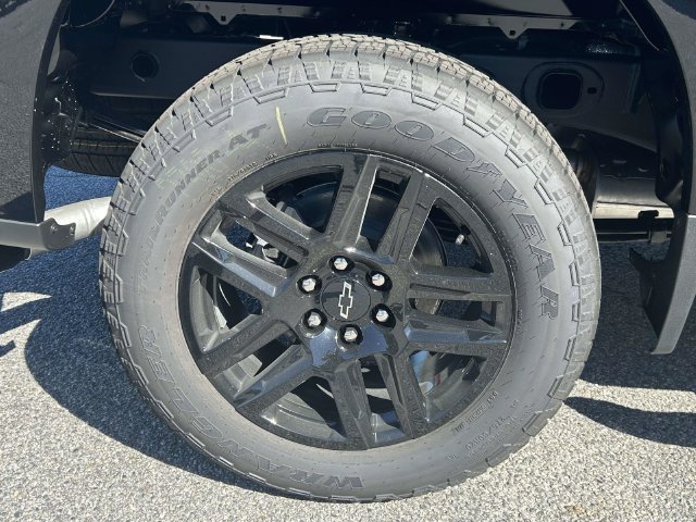 New 2026 Chevrolet Silverado 1500 Custom w/ Turbomax Blackout Package AWD/4WD image 9