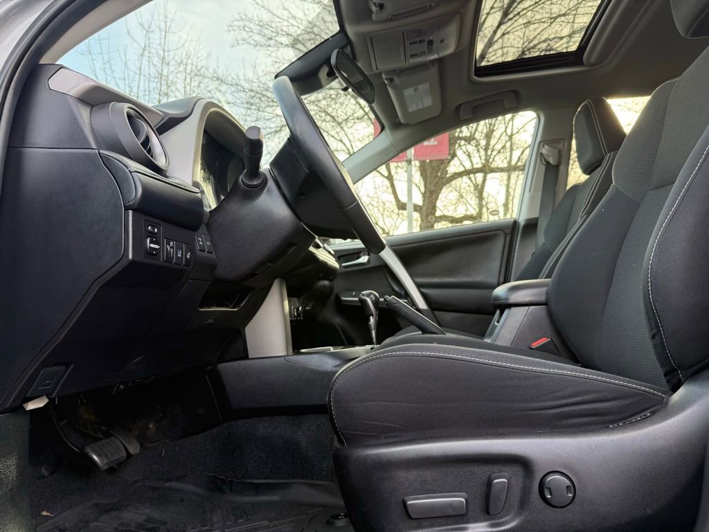 Used 2018 Toyota RAV4 Adventure image 12