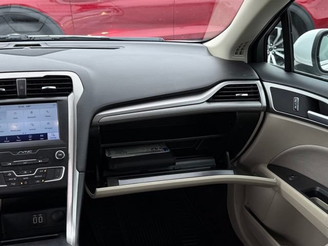 Used 2019 Ford Fusion SE FWD image 30