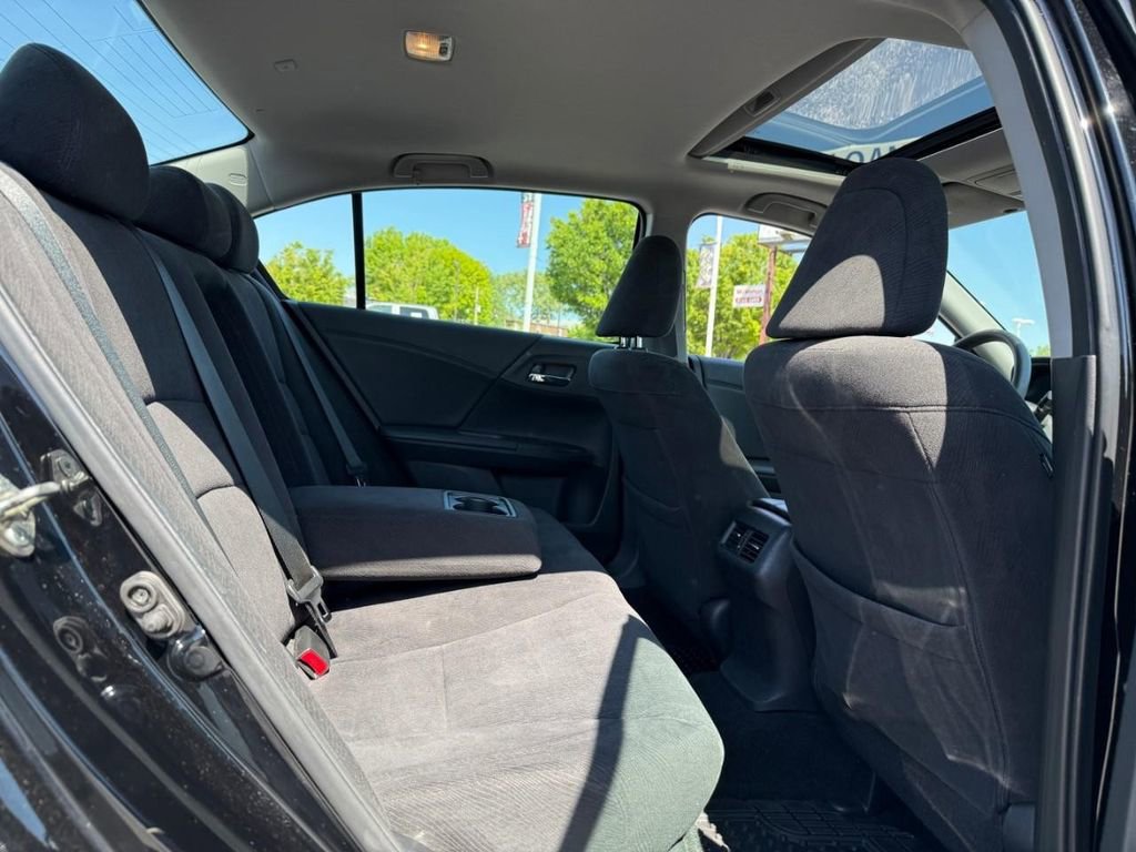 Used 2015 Honda Accord EX image 9