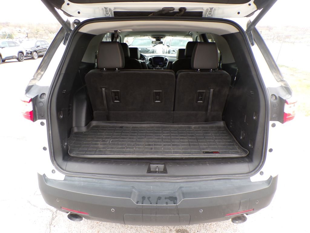 Used 2020 Chevrolet Traverse LT w/ LPO, Blackout Package AWD/4WD image 7