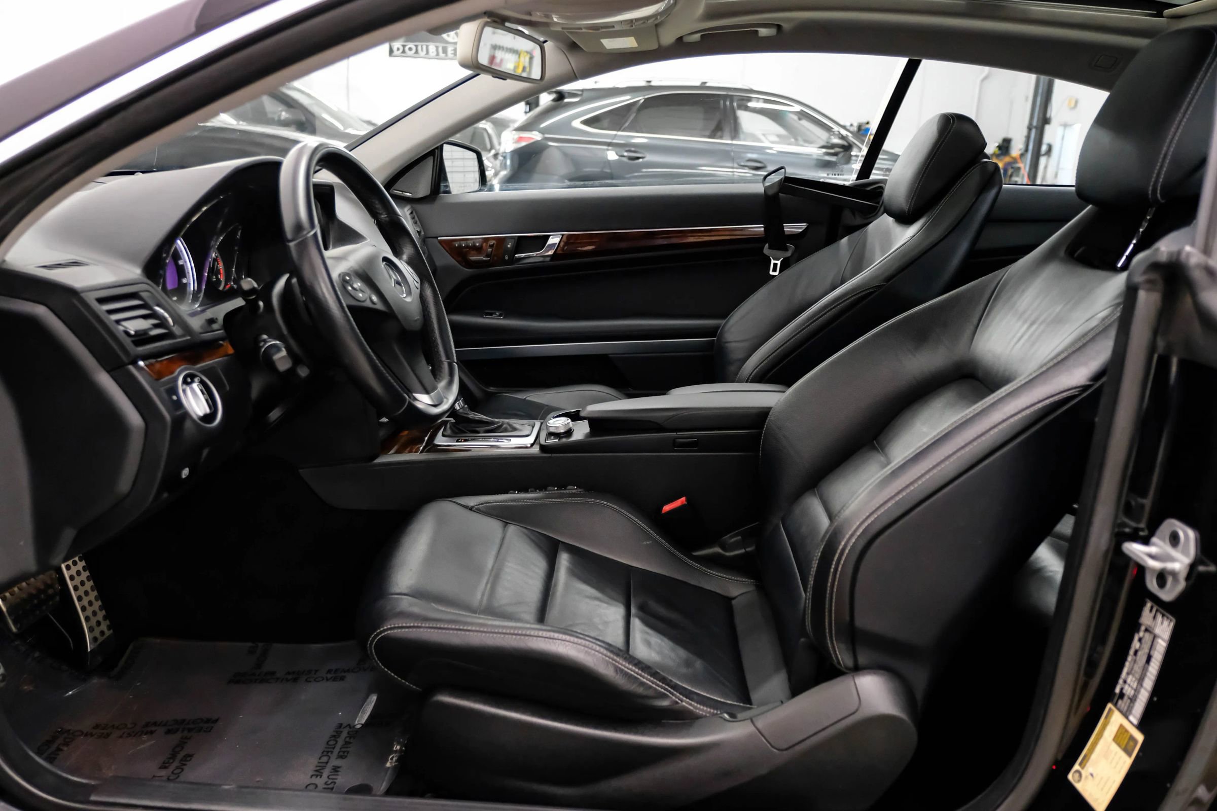 Used 2011 Mercedes-Benz E 550 Coupe image 3