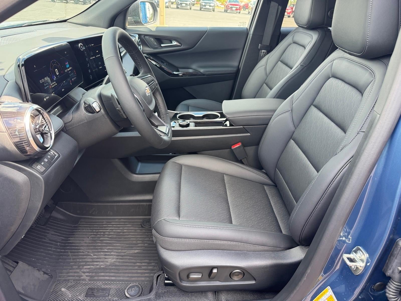 New 2027 Chevrolet Equinox LT w/ Convenience Package II AWD/4WD image 4