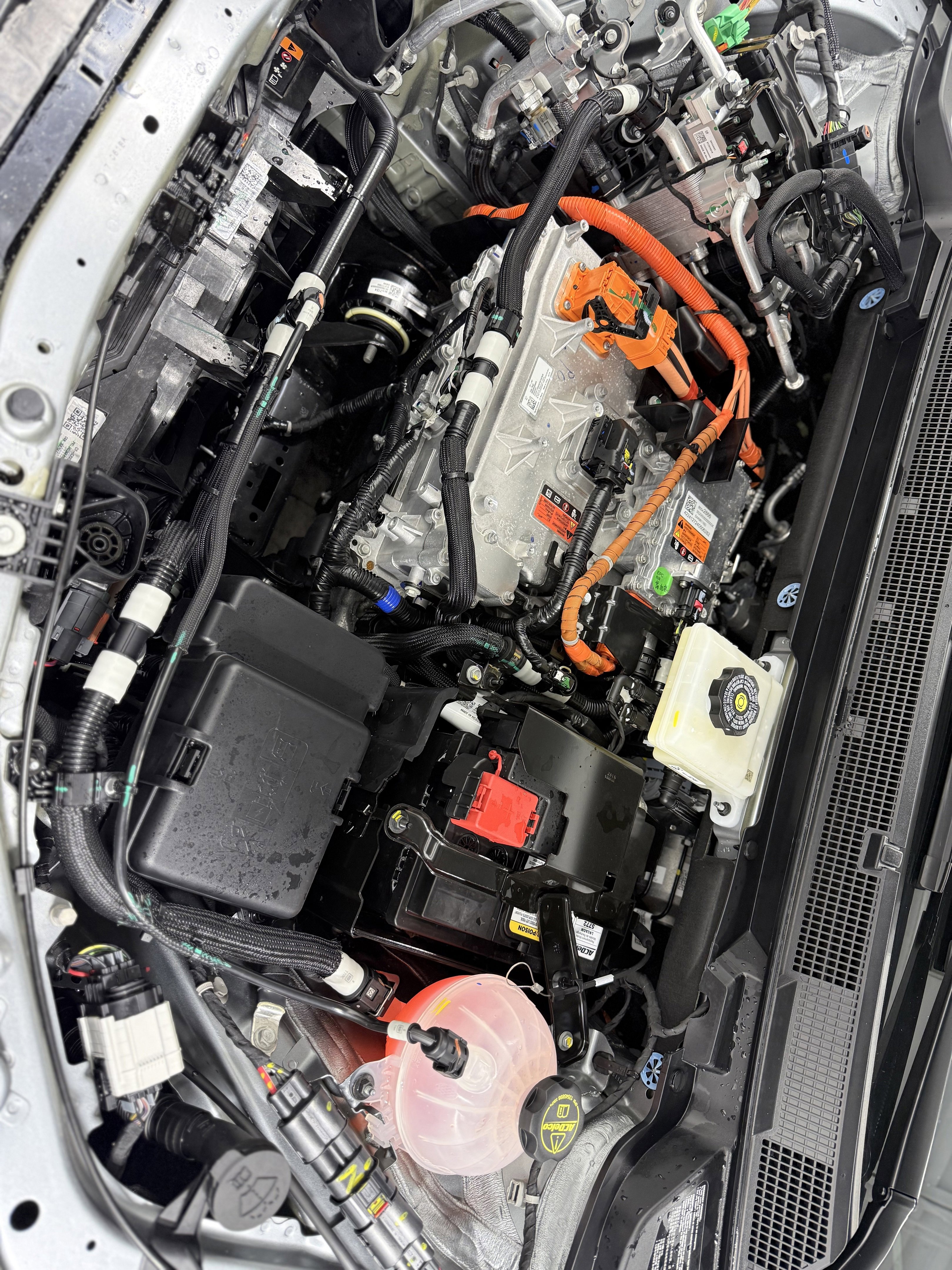 Used 2025 Chevrolet Equinox EV RS image 29