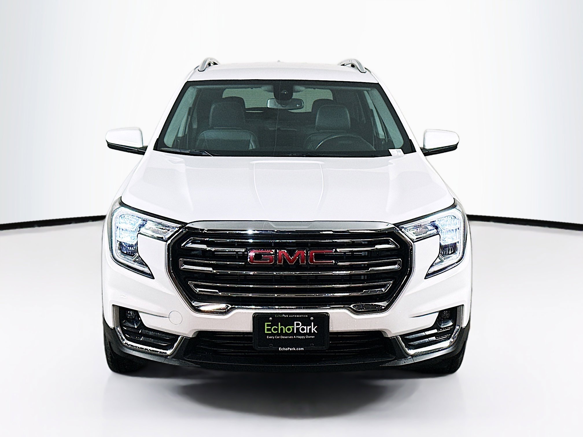 Used 2023 GMC Terrain SLT image 2