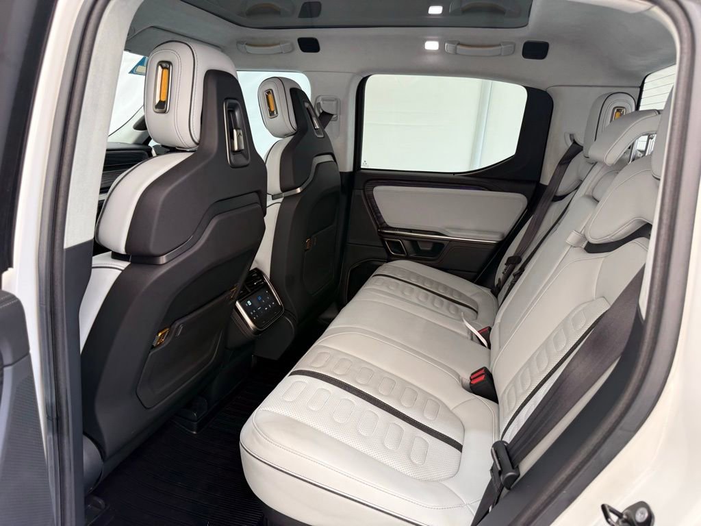 Used 2022 Rivian R1T Adventure image 16