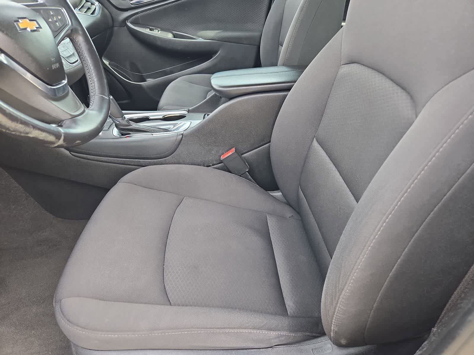 Used 2018 Chevrolet Malibu LT w/ Driver Confidence Package image 14