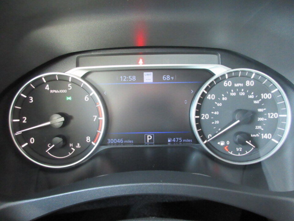 Used 2024 Nissan Altima 2.5 SV w/ SV Premium Package image 11