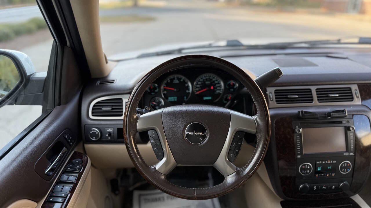 Used 2012 GMC Yukon XL Denali image 24