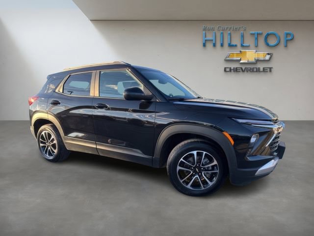 Used 2025 Chevrolet TrailBlazer LT image 2