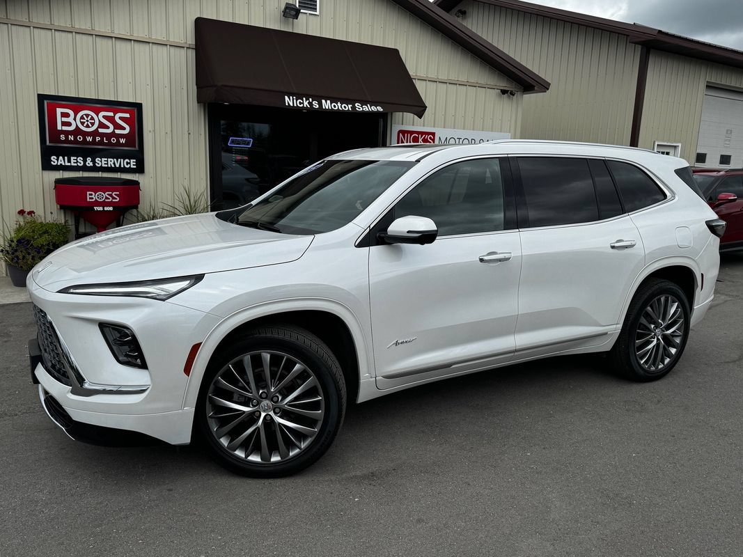 Used 2025 Buick Enclave Avenir w/ Trailering Package, 5000 lbs. AWD/4WD image 1