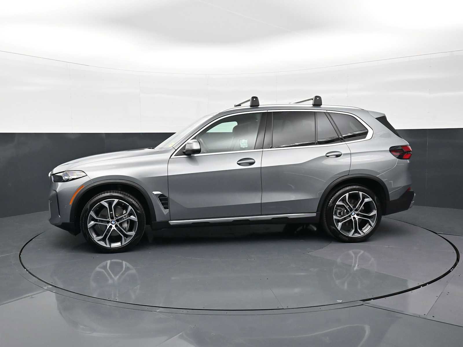 Certified 2024 BMW X5 sDrive40i w/ Parking Assistance Package RWD image 8