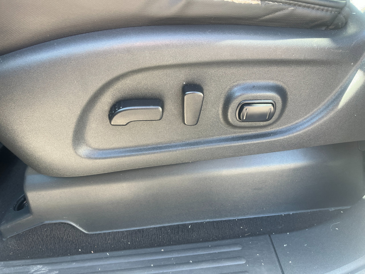 Used 2018 Nissan Titan PRO-4X image 11