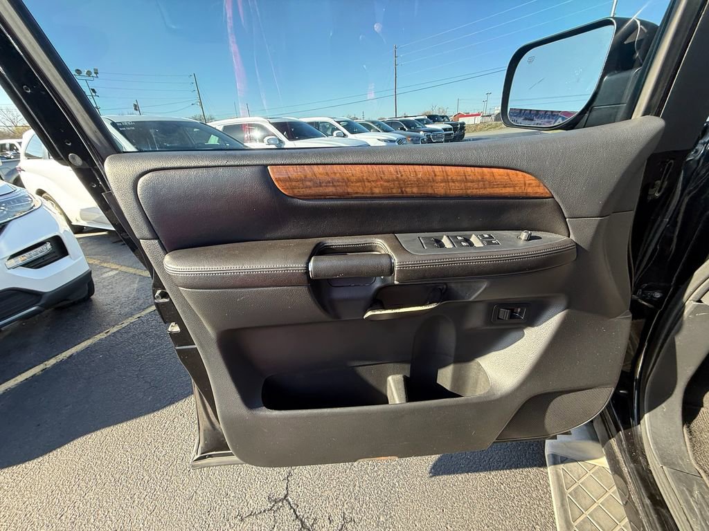 Used 2014 Nissan Armada SL image 11