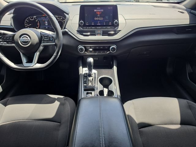 Certified 2021 Nissan Altima 2.5 SV w/ SV Premium Package FWD image 14