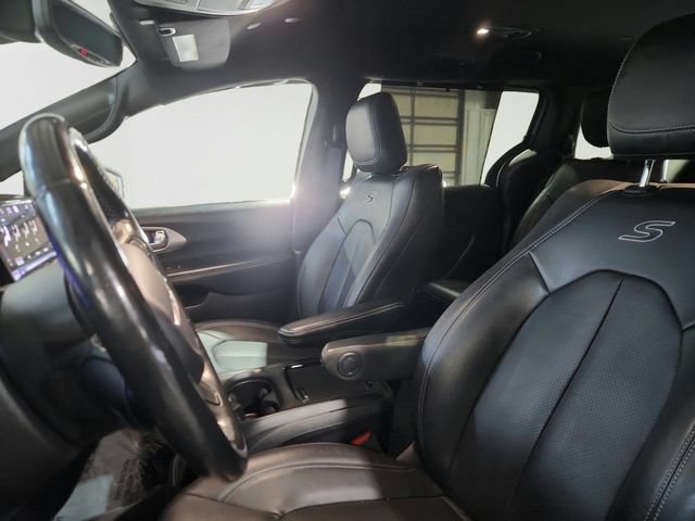 Used 2021 Chrysler Pacifica Touring-L w/ S Appearance Package FWD image 8