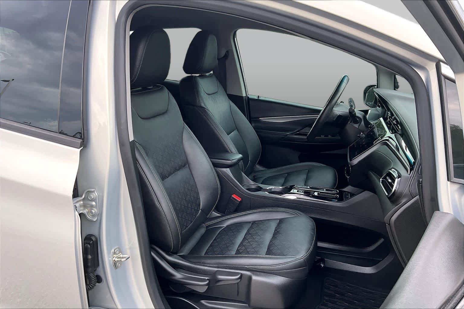 Certified 2023 Chevrolet Bolt LT w/ Infotainment Package FWD image 8