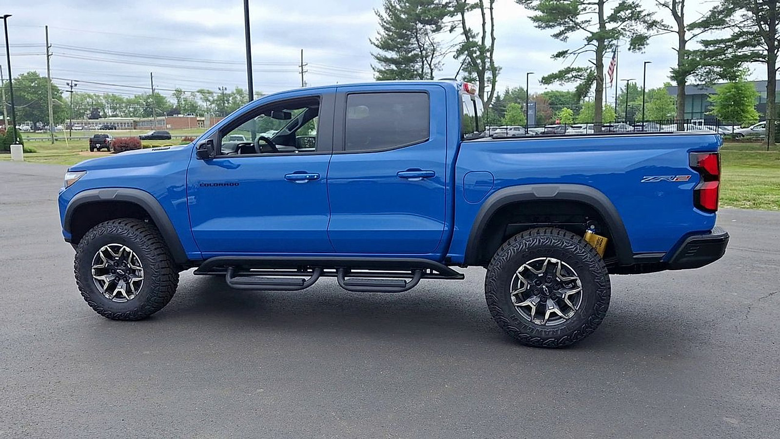 New 2026 Chevrolet Colorado ZR2 w/ Technology Package AWD/4WD image 8