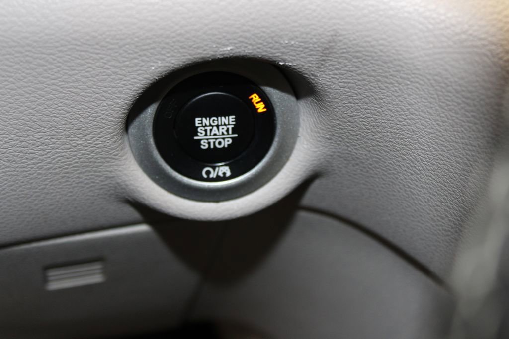 Used 2024 Chrysler Pacifica Touring-L image 24