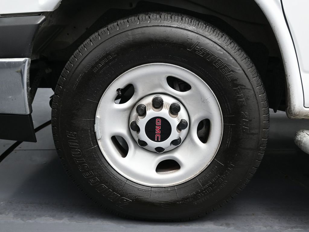 Used 2024 GMC Savana 2500 w/ Driver Convenience Package image 11