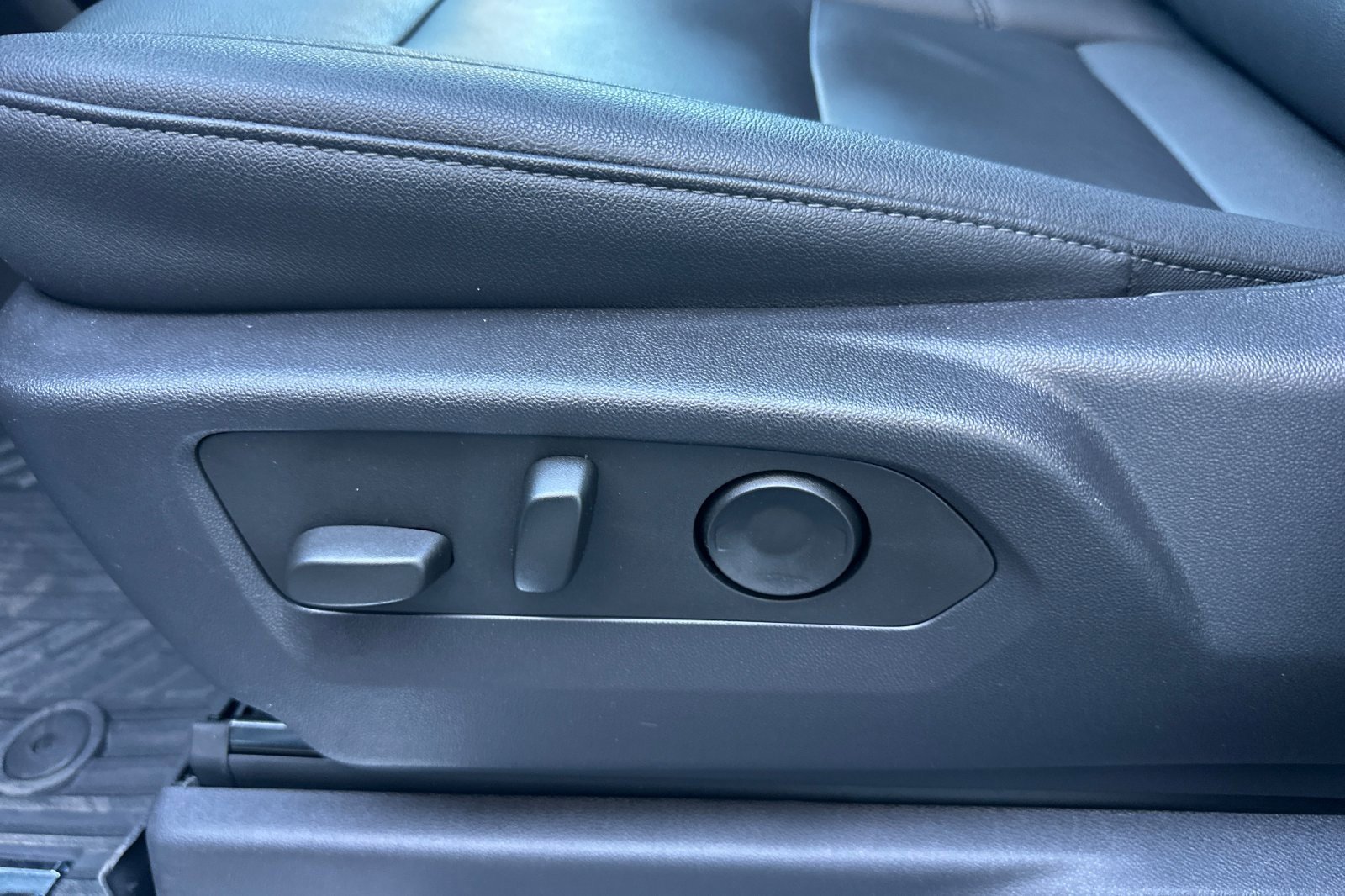 Used 2024 Chevrolet Silverado 1500 LT Trail Boss w/ LT Trail Boss Premium Package image 13