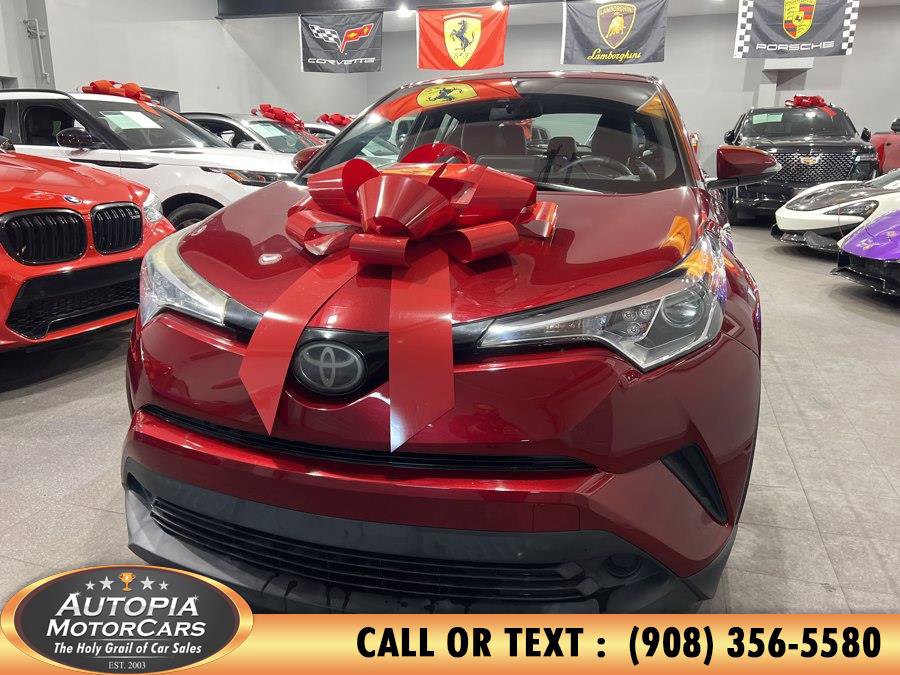 Used 2019 Toyota C-HR LE FWD image 1