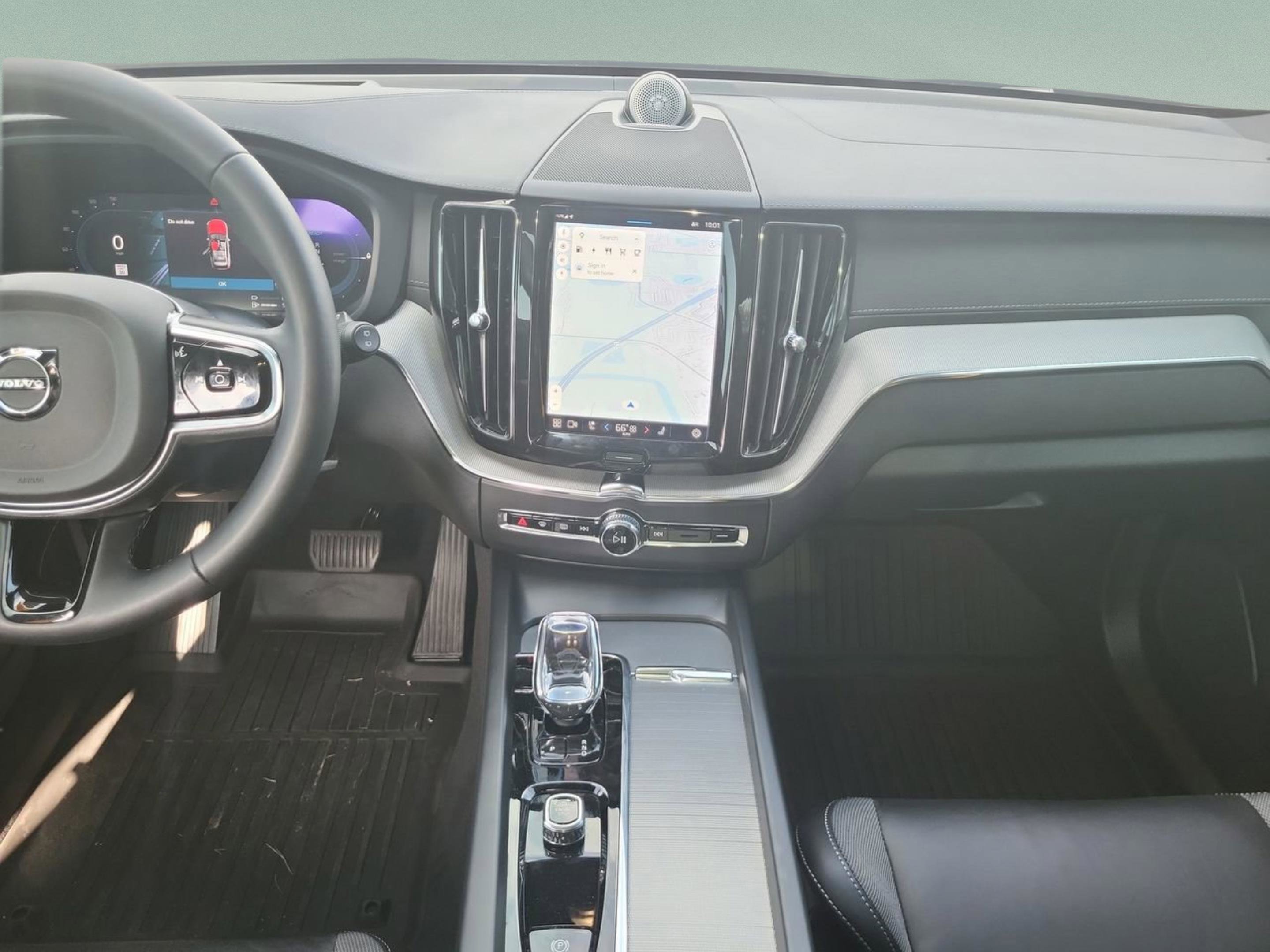 Used 2024 Volvo XC60 T8 Polestar w/ Protection Package Premier image 14