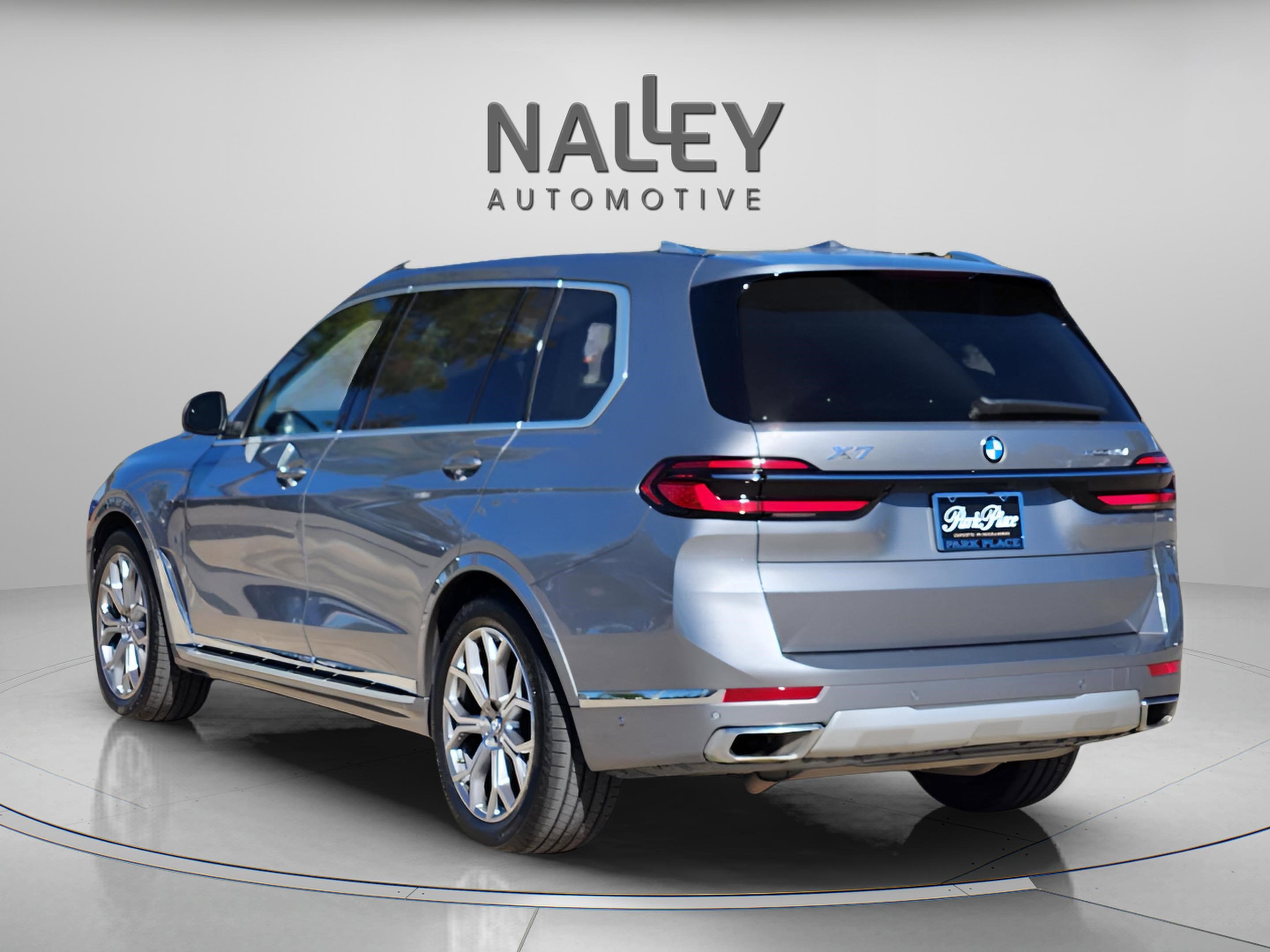 Used 2024 BMW X7 xDrive40i w/ Premium Package image 4