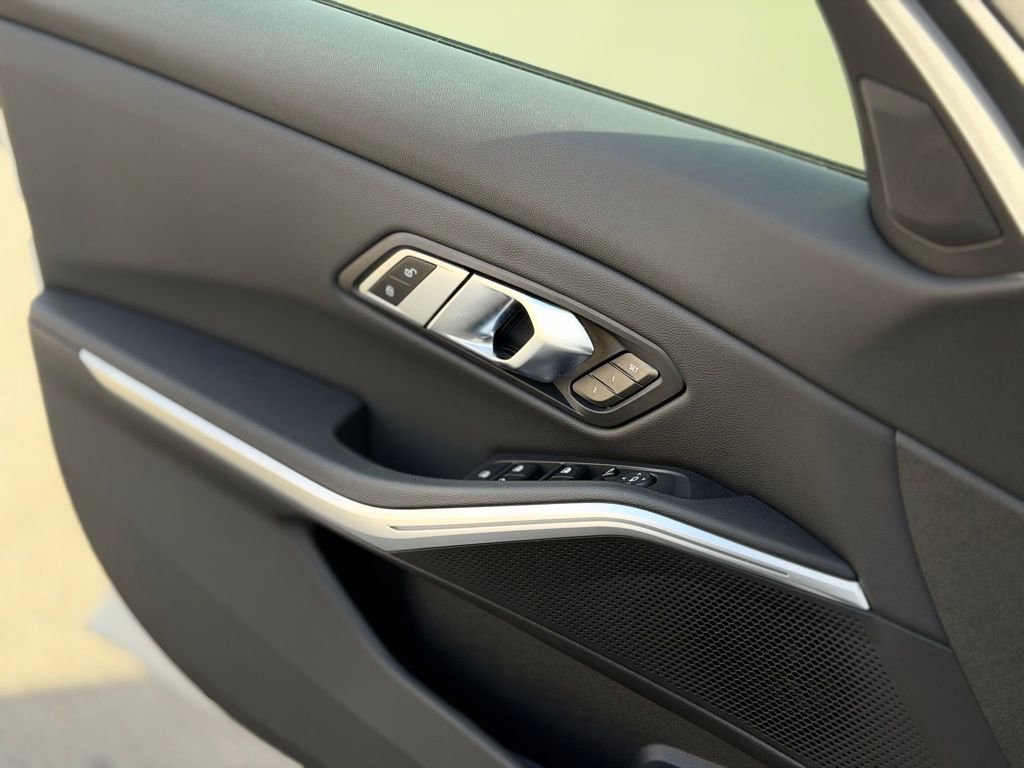 Certified 2023 BMW 330i xDrive Sedan w/ Driving Assistance Package image 21